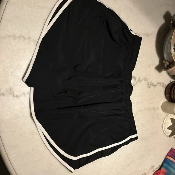 Nike shorts - Picture 2 of 3